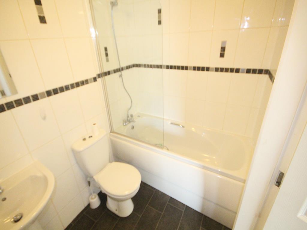 2 bedroom flat To Let in Burnley - IMG_1675.jpg